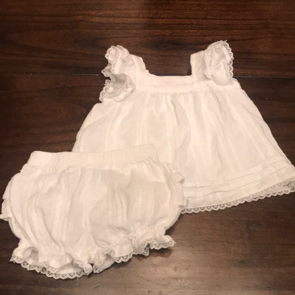 Edgehill Collection White Two-Piece Set!